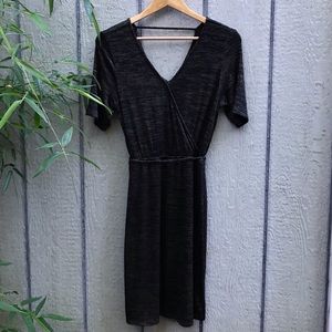 Apt.9 gold black short sleeve v neck mini dress